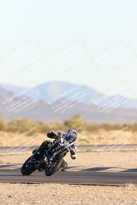 media/Dec-07-2025-CVMA (Sun) [[3e7d2de5dc]]/Race 18-Formula Twins-Formula 40 UL/